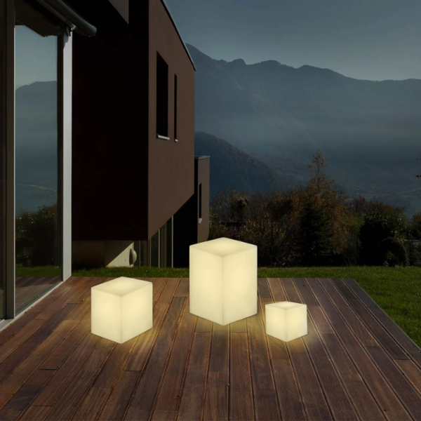 Cubo led CUBY RGB + 6000 kelvin solar y batería 40x40cm - Imagen 4