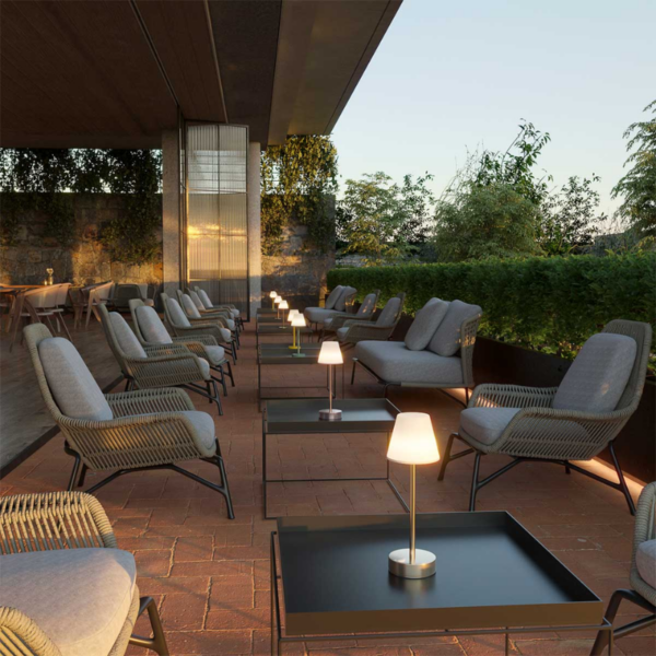 Sobremesa exterior led LOLA batería micro-USB oro rosa - Imagen 4