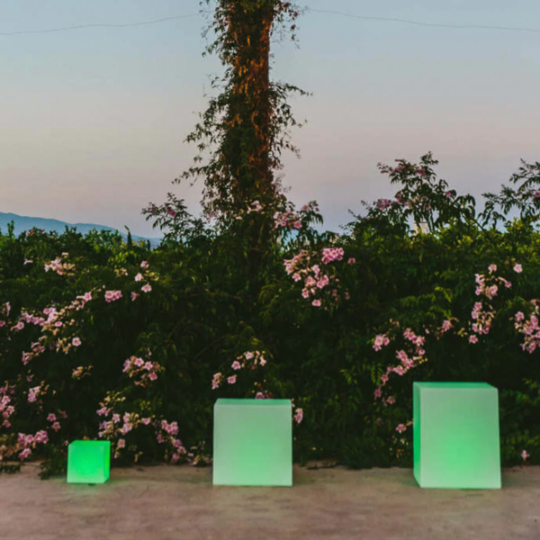 Cubo led CUBY RGB + 6000 kelvin solar y batería 40x40cm - Imagen 7